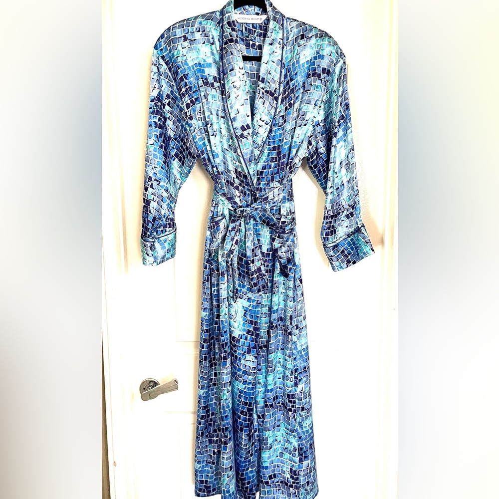 VTG 90’s Victoria's Secret Blue Mosaic Satin Wrap Robe Beautifully Made